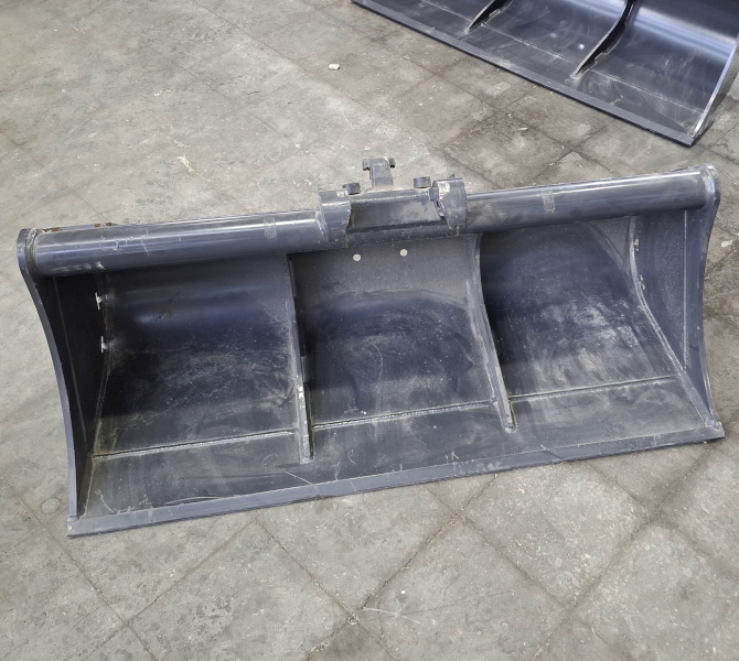 Benna per pulizia fossi per 35Q 1200mm