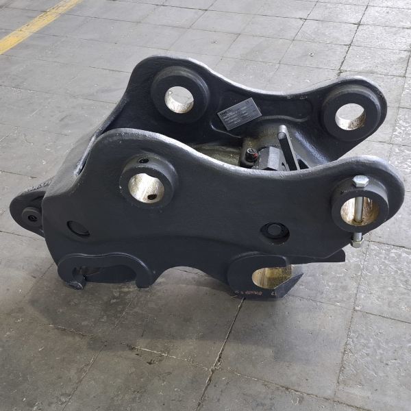 Attacchi per Escavatori CNH 130Q