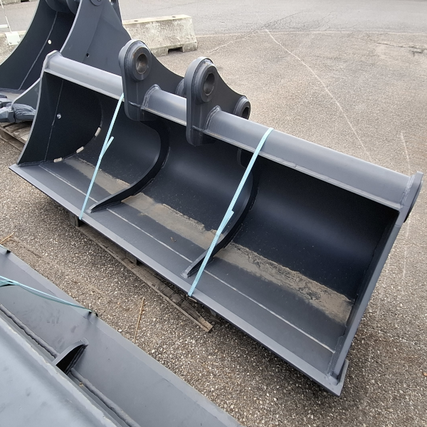 Benna per pulizia fossi per 240Q